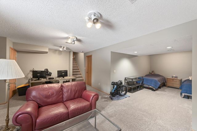 14825 39th Avenue N, Plymouth, MN 55446