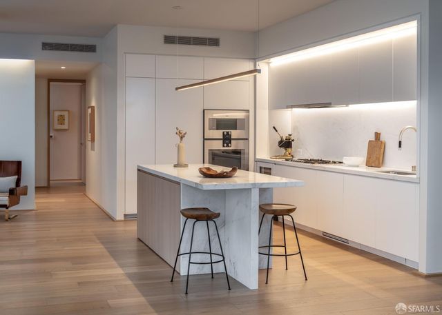 1 Steuart Lane 1003, San Francisco, CA 94105