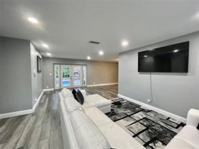 1478 NE 56th St, Fort Lauderdale, FL 33334