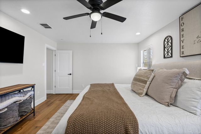 20811 Trapper LN, Lago Vista, TX 78645