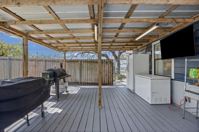 20811 Trapper LN, Lago Vista, TX 78645