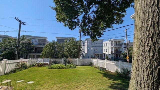 35 Francis St, Everett, MA 02149