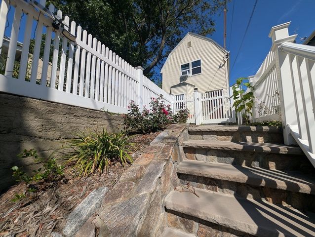 35 Francis St, Everett, MA 02149