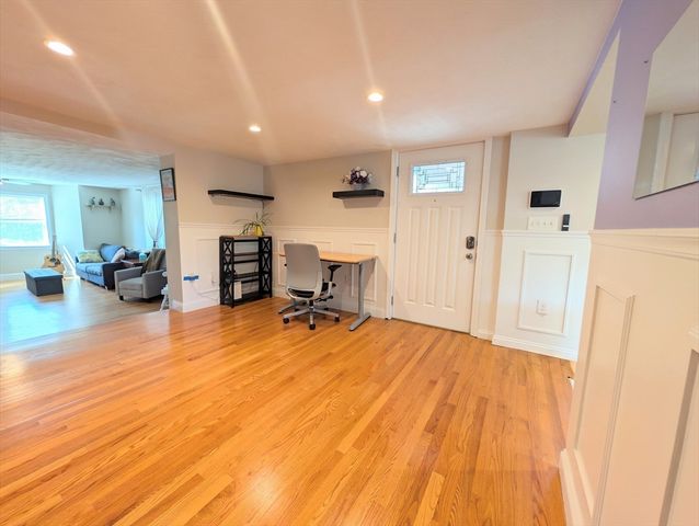 35 Francis St, Everett, MA 02149