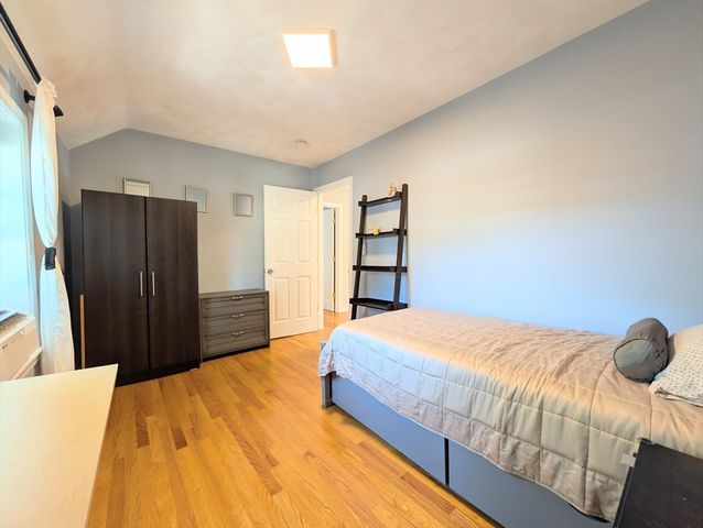 35 Francis St, Everett, MA 02149
