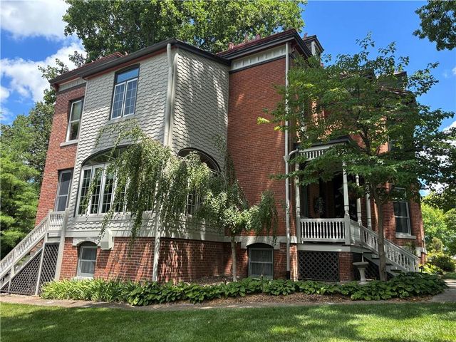 2204 Ashland Avenue, St Joseph, MO 64506