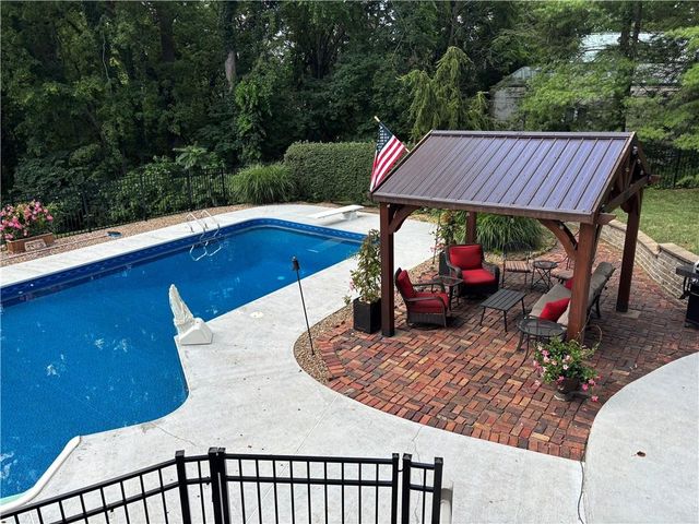 2204 Ashland Avenue, St Joseph, MO 64506