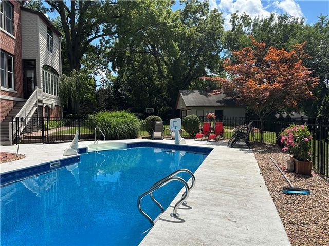 2204 Ashland Avenue, St Joseph, MO 64506