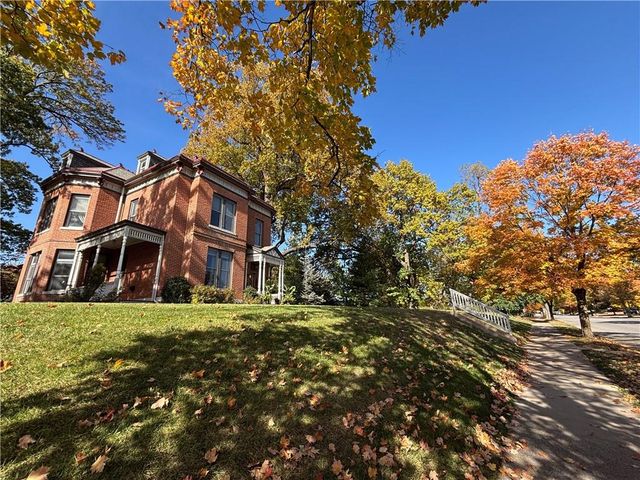 2204 Ashland Avenue, St Joseph, MO 64506