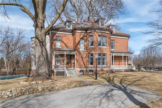 2204 Ashland Avenue, St Joseph, MO 64506