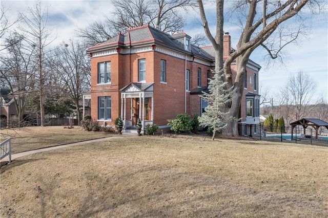 2204 Ashland Avenue, St Joseph, MO 64506