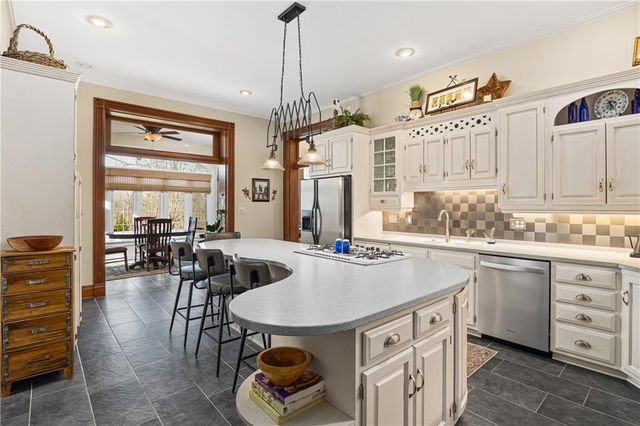 2204 Ashland Avenue, St Joseph, MO 64506