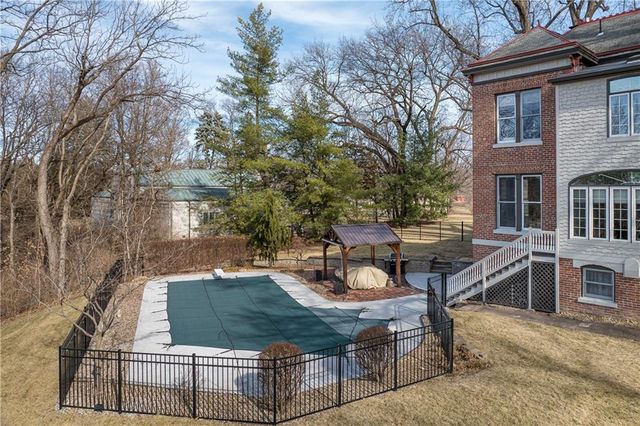 2204 Ashland Avenue, St Joseph, MO 64506