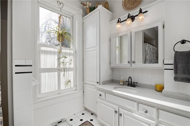 2204 Ashland Avenue, St Joseph, MO 64506