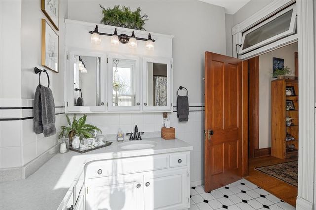 2204 Ashland Avenue, St Joseph, MO 64506