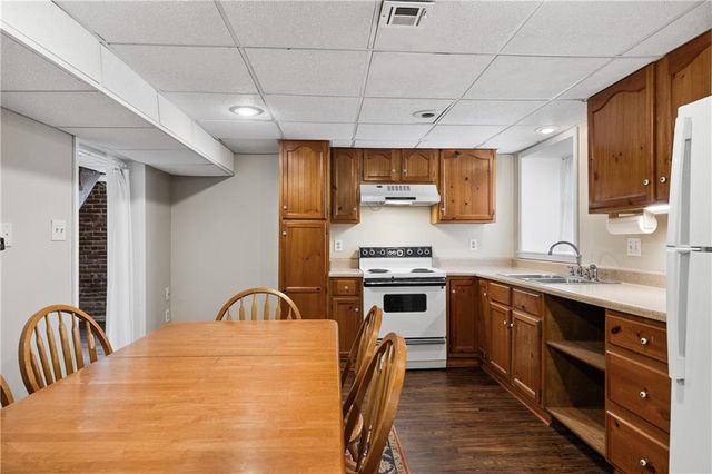 2204 Ashland Avenue, St Joseph, MO 64506