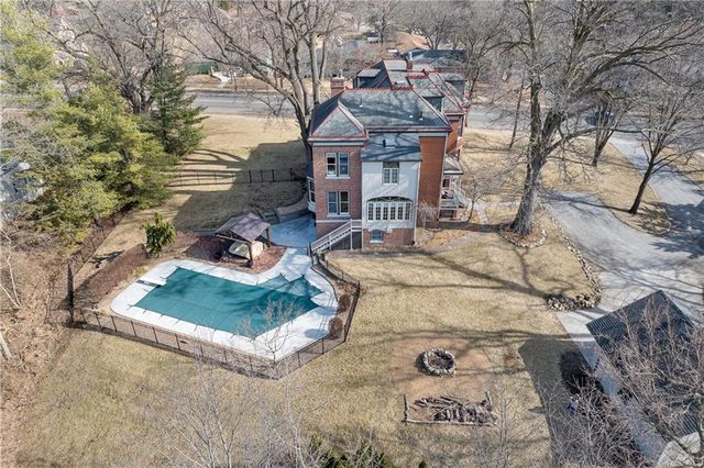 2204 Ashland Avenue, St Joseph, MO 64506