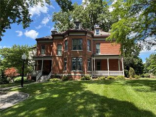 2204 Ashland Avenue, St Joseph, MO 64506