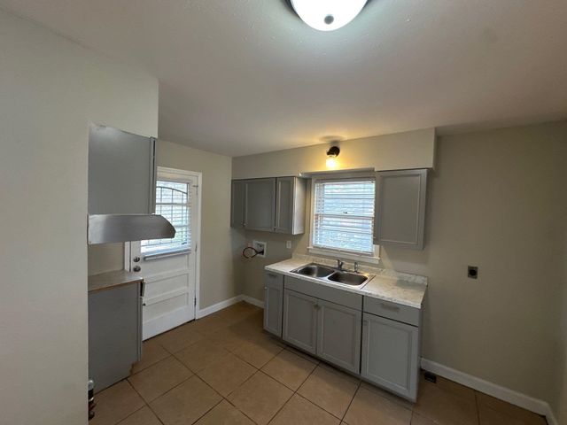 3553 JULIA ST, Memphis, TN 38127