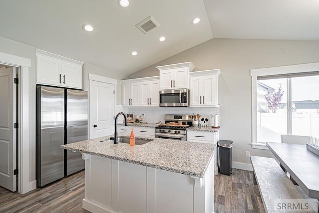 445 Rock Hill Lane, Idaho Falls, ID 83401