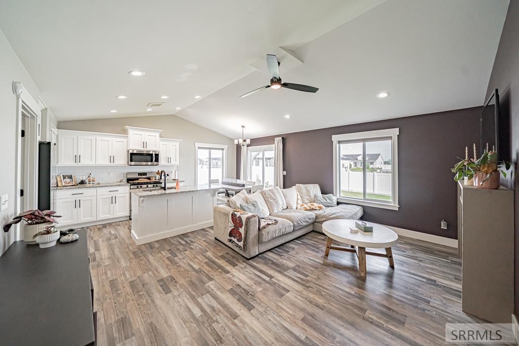 Image 7 of property listing at 445 Rock Hill Lane, Idaho Falls, ID 83401