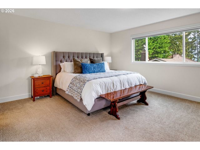 2907 CARRIAGE Way, West Linn, OR 97068