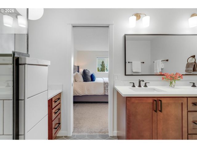 2907 CARRIAGE Way, West Linn, OR 97068