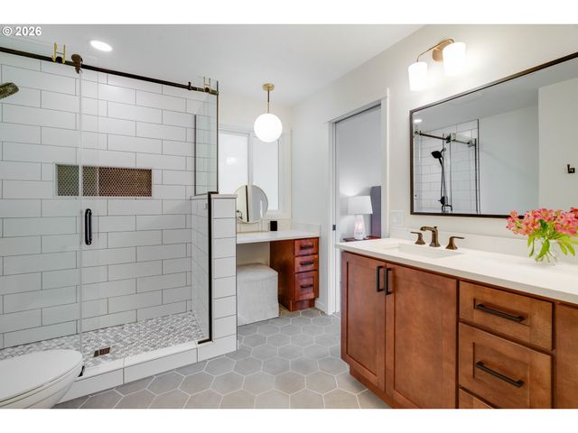 2907 CARRIAGE Way, West Linn, OR 97068