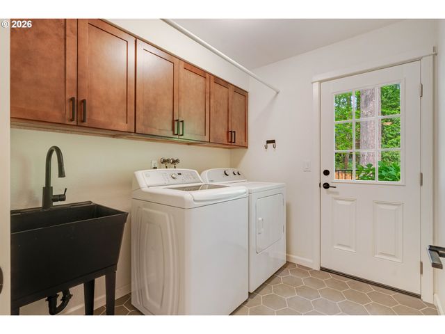 2907 CARRIAGE Way, West Linn, OR 97068