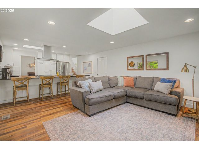 2907 CARRIAGE Way, West Linn, OR 97068
