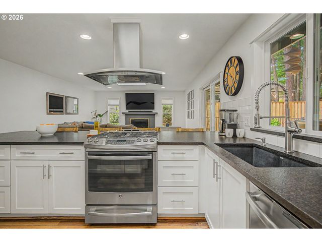 2907 CARRIAGE Way, West Linn, OR 97068