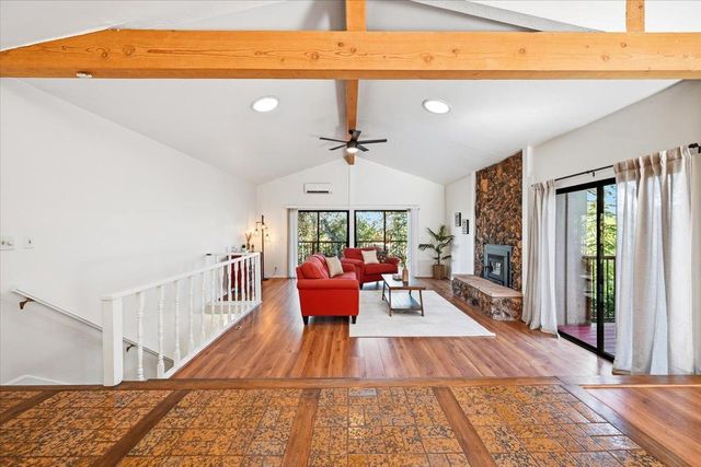 12524 Jayhawk Ct, Penn Valley, CA 95946