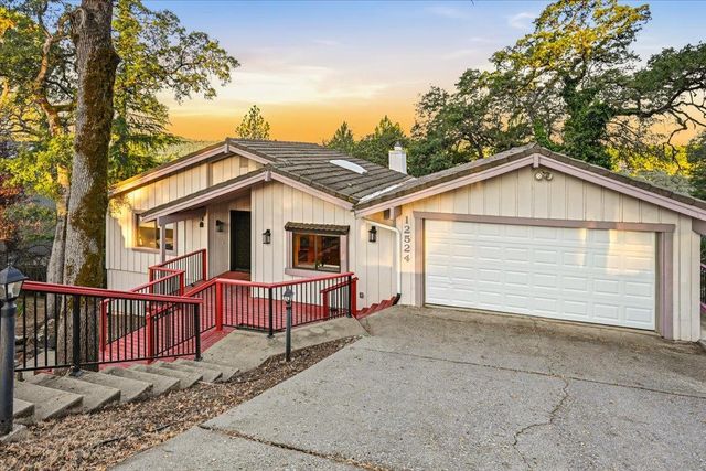 12524 Jayhawk Ct, Penn Valley, CA 95946