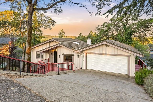 12524 Jayhawk Ct, Penn Valley, CA 95946