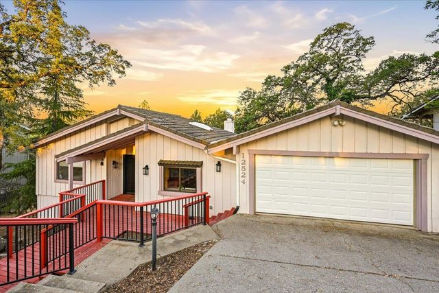 12524 Jayhawk Ct, Penn Valley, CA 95946