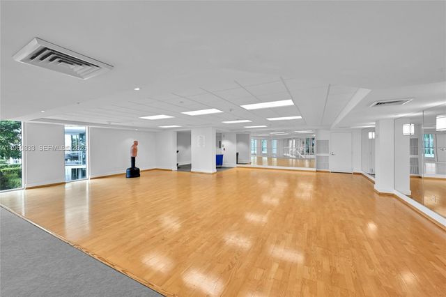 3131 NE 188th St 2-1107, Aventura, FL 33180