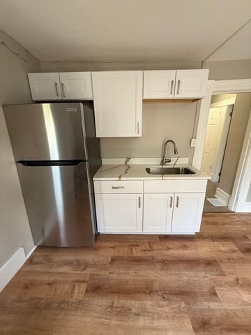 108 Alden St, Springfield, MA 01109