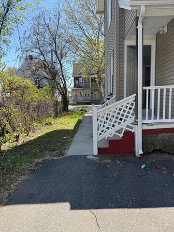 108 Alden St, Springfield, MA 01109