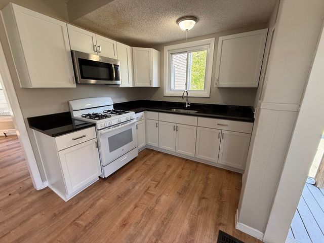 108 Alden St, Springfield, MA 01109