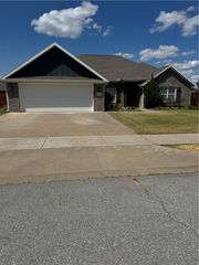 510 Buffalo Gap Drive, Siloam Springs, AR 72761