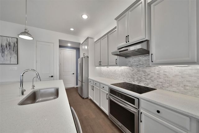 8710 Strongoak Lane, Houston, TX 77055