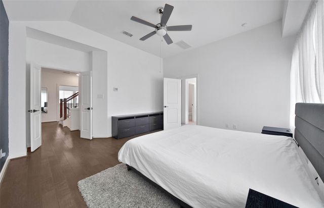 8710 Strongoak Lane, Houston, TX 77055