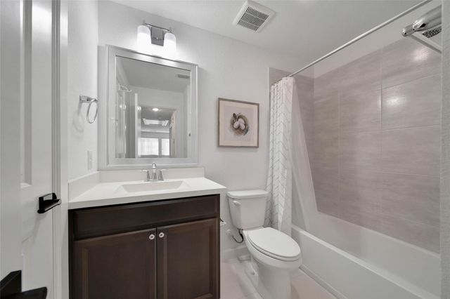 8710 Strongoak Lane, Houston, TX 77055