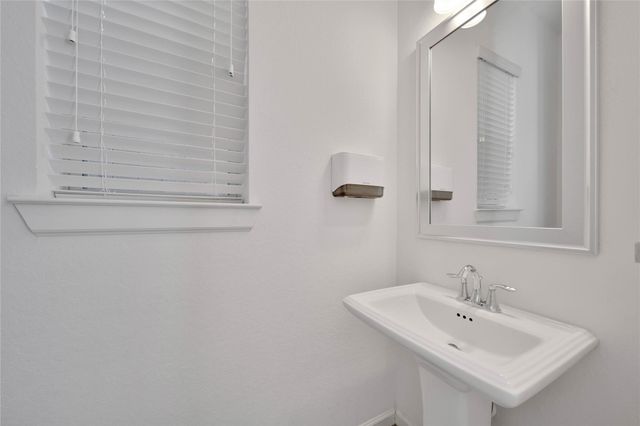 8710 Strongoak Lane, Houston, TX 77055