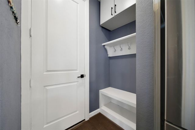 8710 Strongoak Lane, Houston, TX 77055