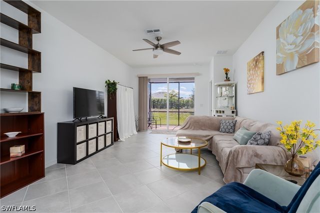 2140 Dragonfruit WAY, Naples, FL 34120