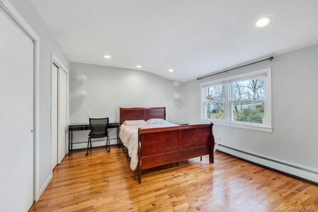 10 Hunting Hill Road, Woodbury, NY 11797