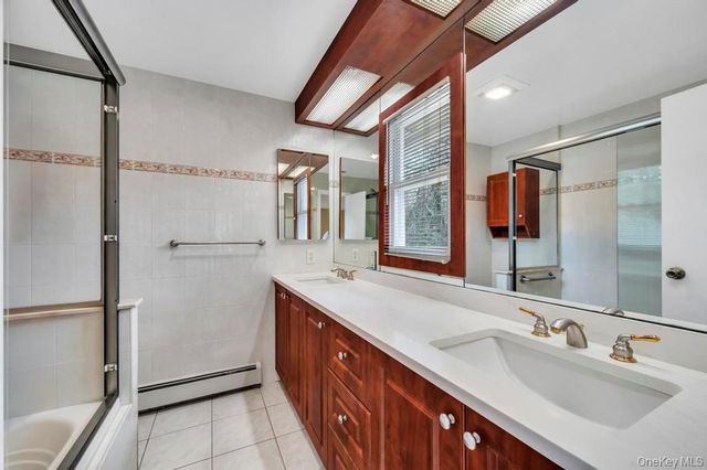 10 Hunting Hill Road, Woodbury, NY 11797