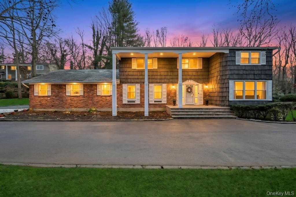 10 Hunting Hill Road, Woodbury, NY 11797