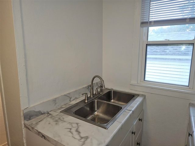 1325 Maplewood Drive NE, Cedar Rapids, IA 52402